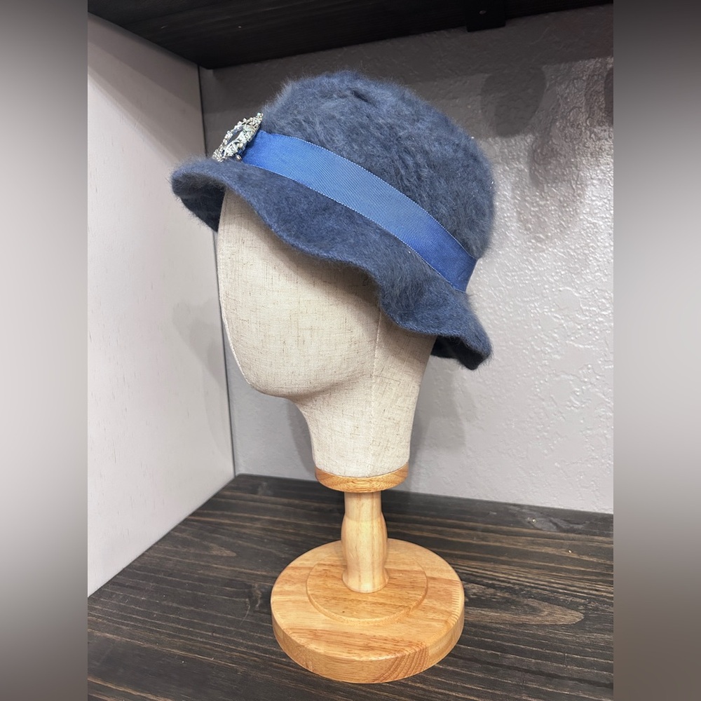 Vintage‎ Blue Rabbit Hair Blend Cloche Hat with Rhinestone Brooch 1920s Style - Picture 2 of 6